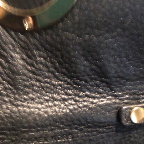 Michael Kors Black Leather Fulton crossbody bag - Picture 10 of 14